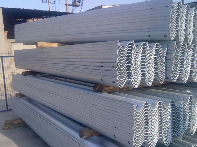 雙波護(hù)欄板